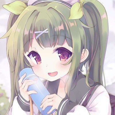 两女子泼水节被多人用高压水枪喷射
